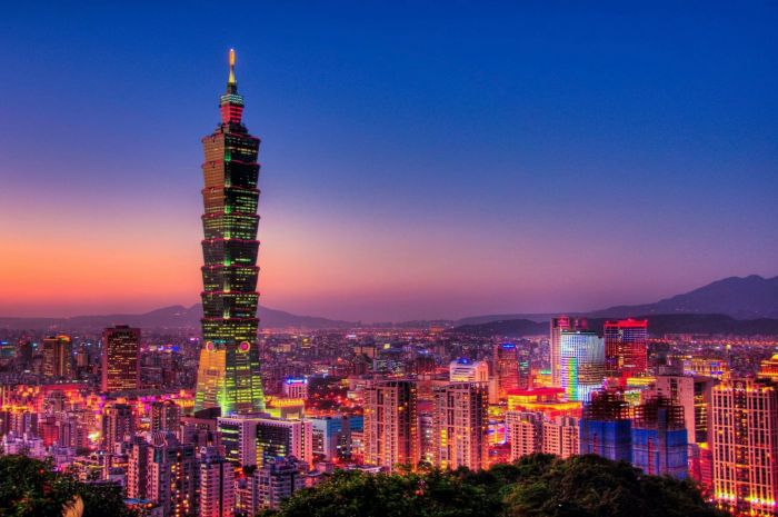 Listing image for Dolly Parton Talks Lipstick Launch and Country Girls Who Dream of Glamour